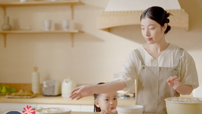 好奇寶寶做家務(wù)