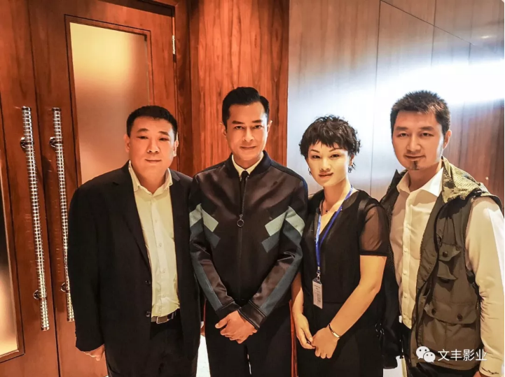 上海宣傳片制作公司拍攝合影