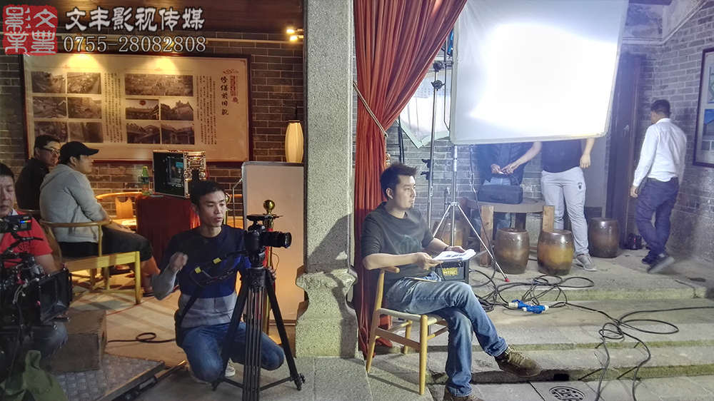 導演，精心的拍攝每個展館的細節，做到合適